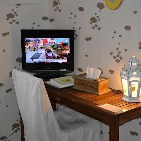 Logis Le Relais Sarrasin Hotel Vezenobres Luaran gambar