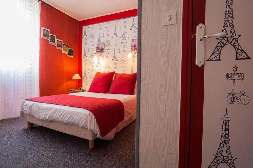 Logis Le Relais Sarrasin Hotel Vezenobres Luaran gambar